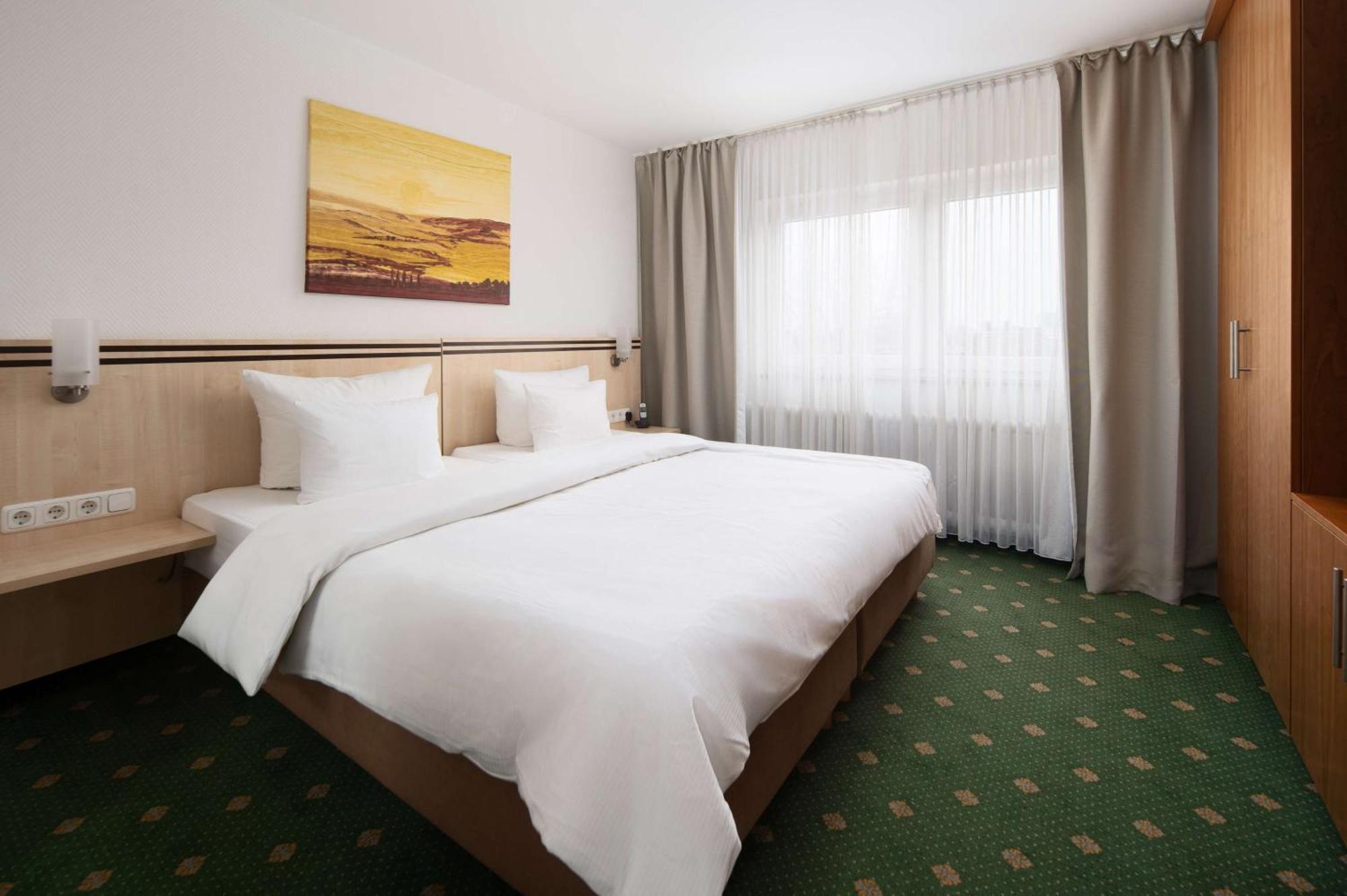 Western Heide Hotel 3*