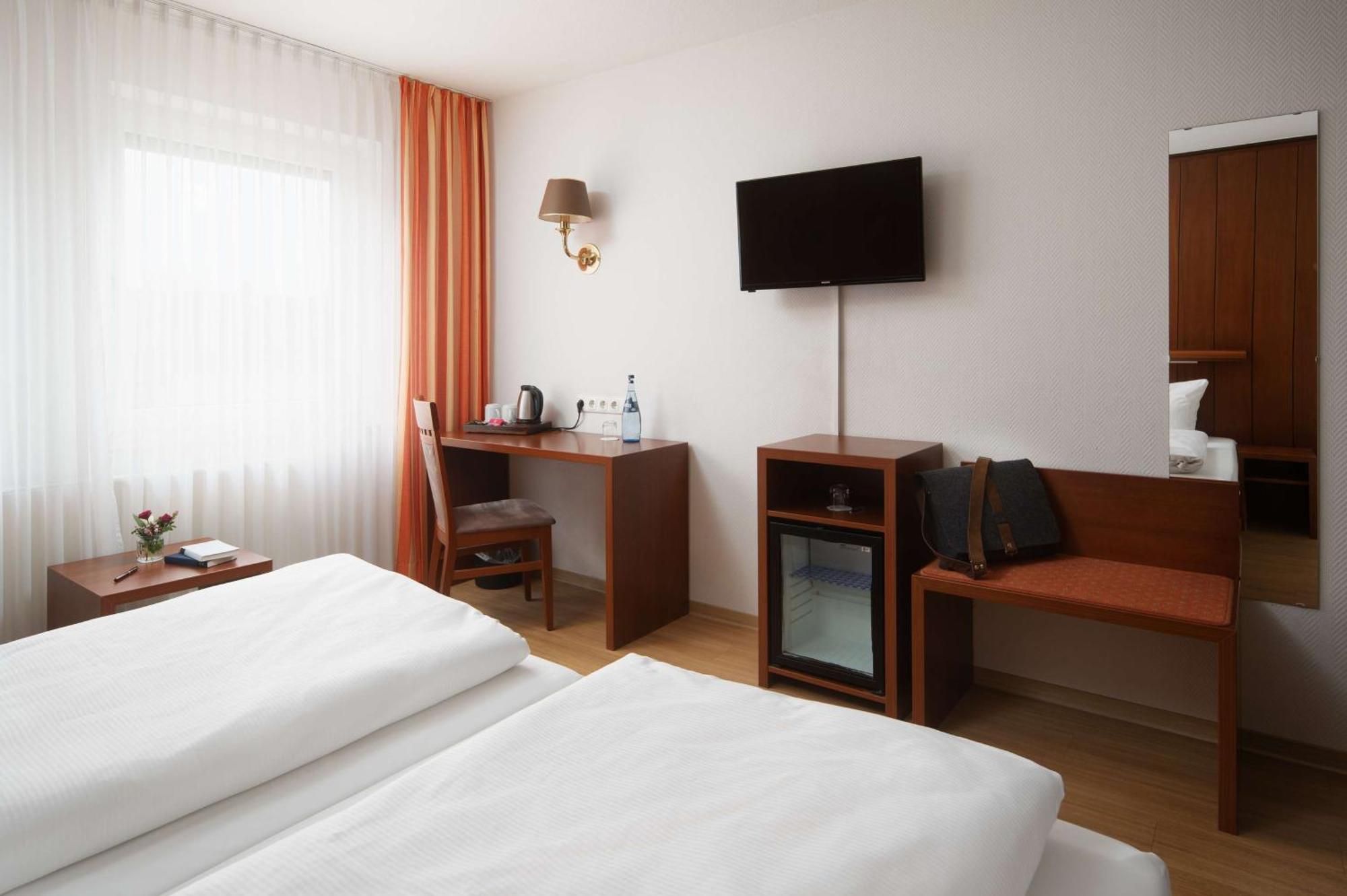Western Heide 3*